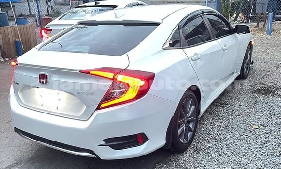 Buy Used Honda Civic White Car in May Pen in Clarendon Buy Used Honda Civic White Car in May Pen in Clarendon
