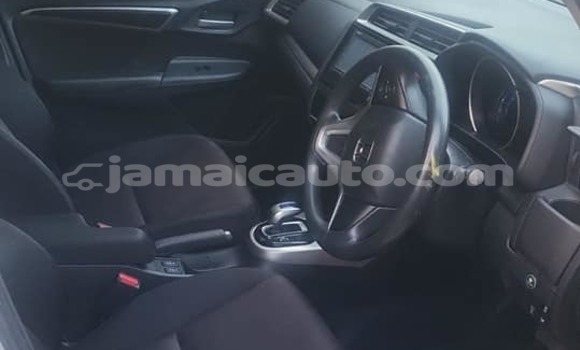 Buy Used Honda FIT White Car in May Pen in Clarendon Buy Used Honda FIT White Car in May Pen in Clarendon