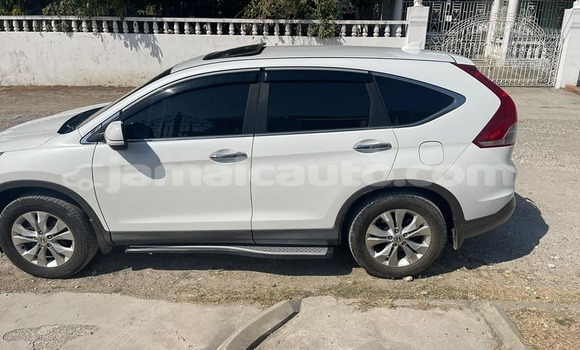 Buy Used Honda CR–V White Car in Lucea in Hanover Buy Used Honda CR–V White Car in Lucea in Hanover