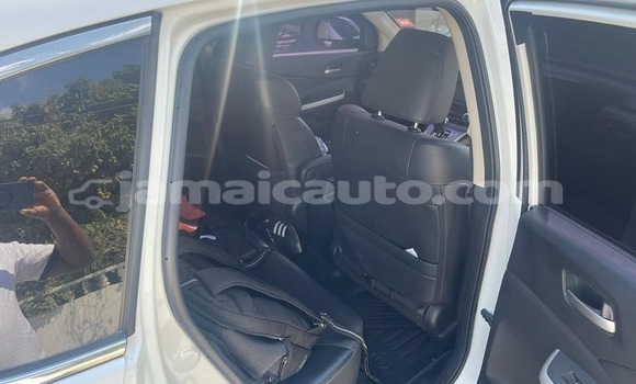 Buy Used Honda CR–V White Car in Lucea in Hanover Buy Used Honda CR–V White Car in Lucea in Hanover