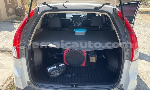 Buy Used Honda CR–V White Car in Lucea in Hanover Buy Used Honda CR–V White Car in Lucea in Hanover