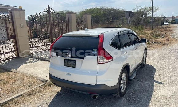 Buy Used Honda CR–V White Car in Lucea in Hanover Buy Used Honda CR–V White Car in Lucea in Hanover