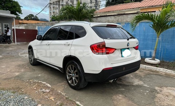 Acheter Occasion Voiture BMW X1 Blanc à Mandeville, Manchester Acheter Occasion Voiture BMW X1 Blanc à Mandeville, Manchester