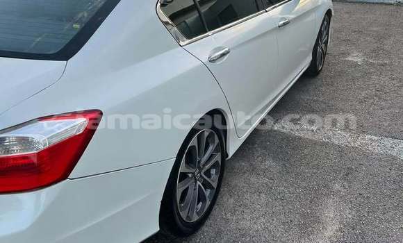 Acheter Occasion Voiture Honda Accord Blanc à Mandeville, Manchester Acheter Occasion Voiture Honda Accord Blanc à Mandeville, Manchester