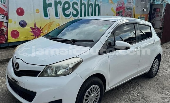 Buy Used Toyota Vitz White Car in Mandeville in Manchester Buy Used Toyota Vitz White Car in Mandeville in Manchester