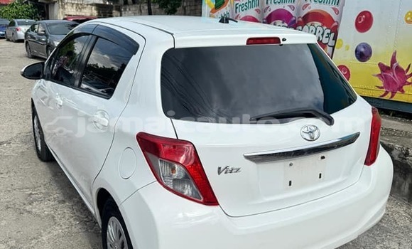 Buy Used Toyota Vitz White Car in Mandeville in Manchester Buy Used Toyota Vitz White Car in Mandeville in Manchester