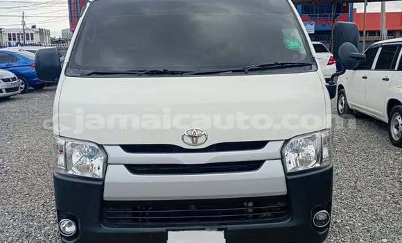 Buy Used Toyota Hiace White Car in Mandeville in Manchester Buy Used Toyota Hiace White Car in Mandeville in Manchester