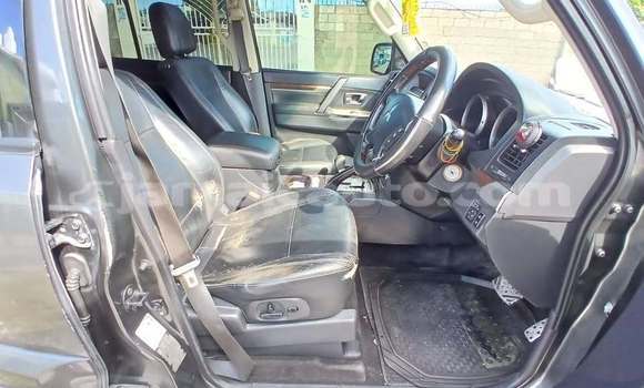 Buy Used Mitsubishi Pajero Black Car in May Pen in Clarendon Buy Used Mitsubishi Pajero Black Car in May Pen in Clarendon