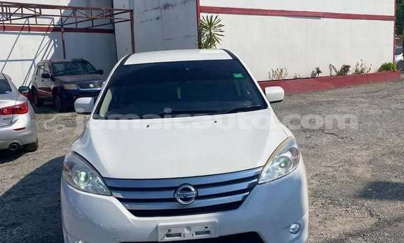 Buy Used Nissan Lafesta White Car in Lucea in Hanover Buy Used Nissan Lafesta White Car in Lucea in Hanover