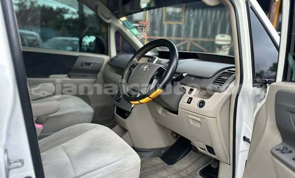 Buy Used Toyota Noah White Car in Mandeville in Manchester Buy Used Toyota Noah White Car in Mandeville in Manchester