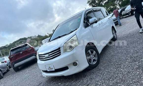 Buy Used Toyota Noah White Car in Mandeville in Manchester Buy Used Toyota Noah White Car in Mandeville in Manchester