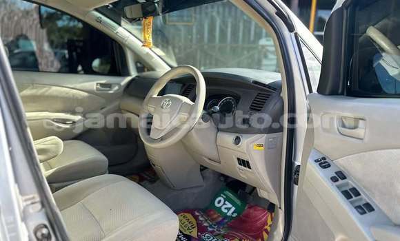 Buy Used Toyota ISis Other Car in Savanna la Mar in Westmoreland Buy Used Toyota ISis Other Car in Savanna la Mar in Westmoreland