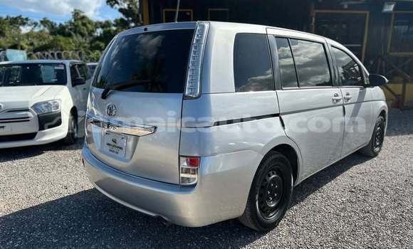 Buy Used Toyota ISis Other Car in Savanna la Mar in Westmoreland Buy Used Toyota ISis Other Car in Savanna la Mar in Westmoreland