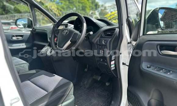 Buy Used Toyota Noah White Car in Import - Dubai in Clarendon Buy Used Toyota Noah White Car in Import - Dubai in Clarendon