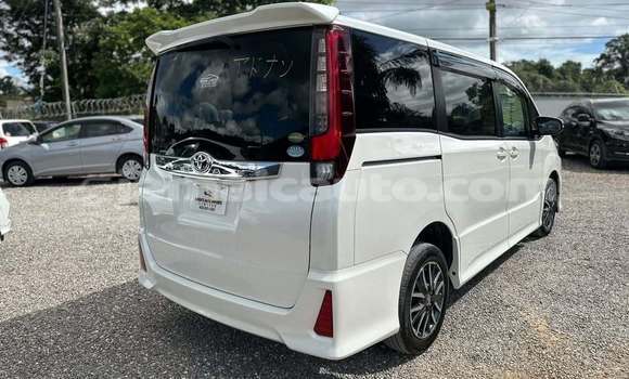 Buy Used Toyota Noah White Car in Import - Dubai in Clarendon Buy Used Toyota Noah White Car in Import - Dubai in Clarendon