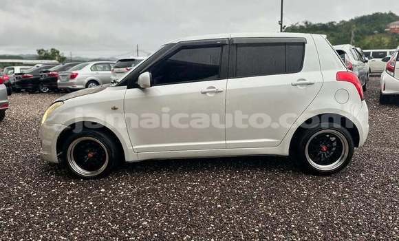Buy Used Suzuki Swift White Car in Savanna la Mar in Westmoreland Buy Used Suzuki Swift White Car in Savanna la Mar in Westmoreland
