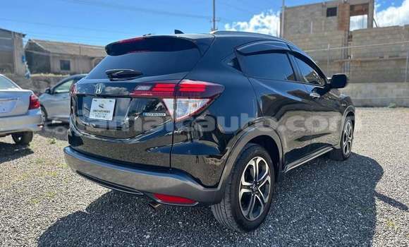 Buy Used Honda Vezel Black Car in May Pen in Clarendon Buy Used Honda Vezel Black Car in May Pen in Clarendon