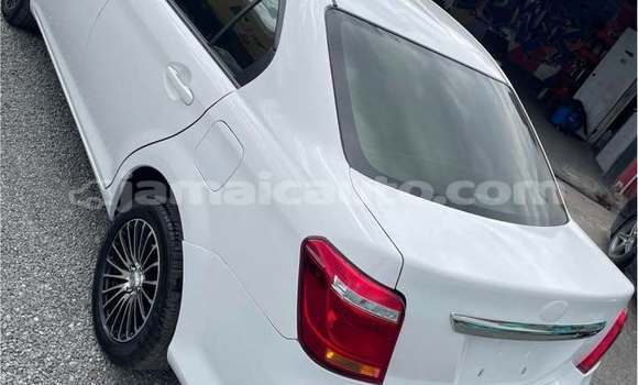 Buy Used Toyota Corolla White Car in May Pen in Clarendon Buy Used Toyota Corolla White Car in May Pen in Clarendon