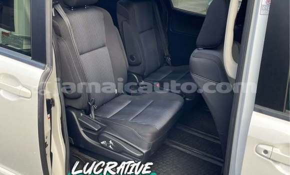 Buy Used Toyota Noah White Car in Savanna la Mar in Westmoreland Buy Used Toyota Noah White Car in Savanna la Mar in Westmoreland
