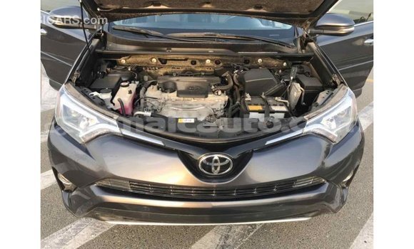 Acheter Import Utilitaire Toyota HiAce Noir à Import - Dubai, Clarendon Acheter Import Utilitaire Toyota HiAce Noir à Import - Dubai, Clarendon