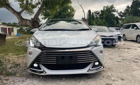 Buy Used Toyota Aqua White Car in Kingston in Kingston Buy Used Toyota Aqua White Car in Kingston in Kingston