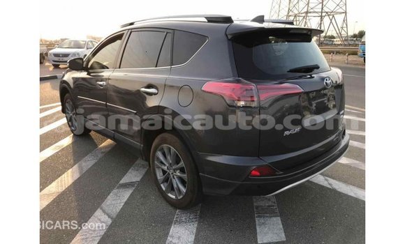 Acheter Import Utilitaire Toyota HiAce Noir à Import - Dubai, Clarendon Acheter Import Utilitaire Toyota HiAce Noir à Import - Dubai, Clarendon