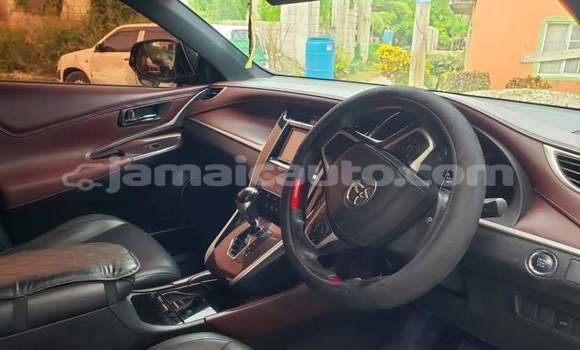 Acheter Occasion Voiture Toyota Harrier Noir à Kingston, Kingston Acheter Occasion Voiture Toyota Harrier Noir à Kingston, Kingston