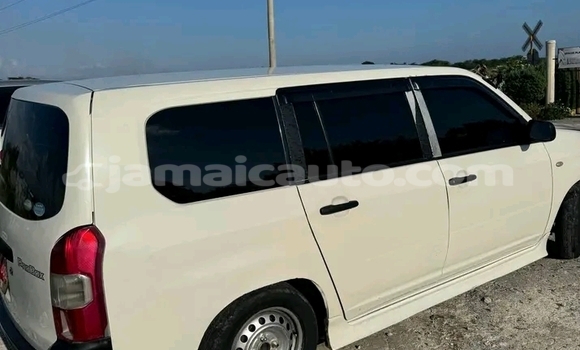 Acheter Occasion Voiture Toyota Probox Blanc à May Pen, Clarendon Acheter Occasion Voiture Toyota Probox Blanc à May Pen, Clarendon