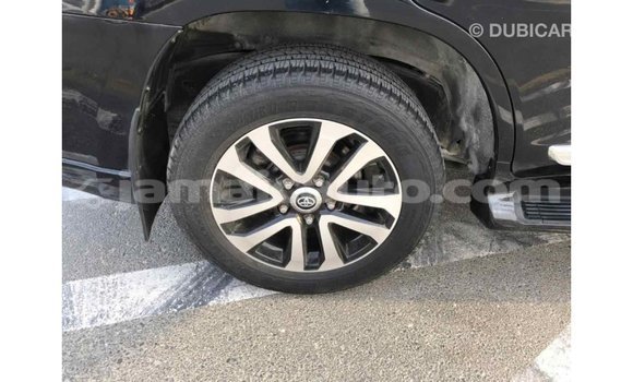 Acheter Import Voiture Toyota Land Cruiser Noir à Import - Dubai, Clarendon Acheter Import Voiture Toyota Land Cruiser Noir à Import - Dubai, Clarendon