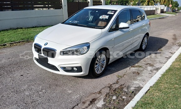 Acheter Import Voiture BMW 2er Active Tourer Blanc à Kingston, Kingston Acheter Import Voiture BMW 2er Active Tourer Blanc à Kingston, Kingston