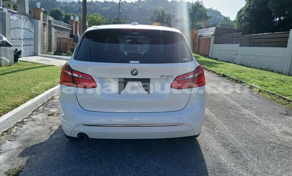 Acheter Import Voiture BMW 2er Active Tourer Blanc à Kingston, Kingston Acheter Import Voiture BMW 2er Active Tourer Blanc à Kingston, Kingston