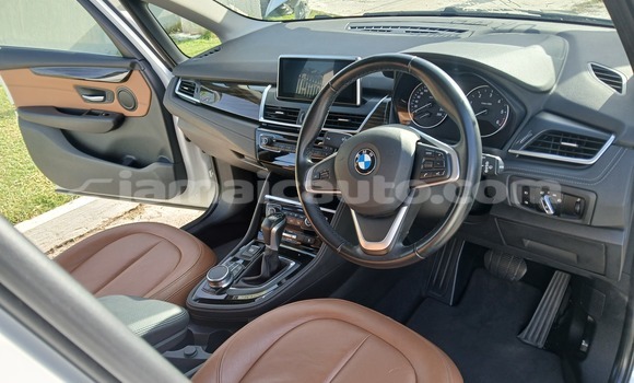 Acheter Import Voiture BMW 2er Active Tourer Blanc à Kingston, Kingston Acheter Import Voiture BMW 2er Active Tourer Blanc à Kingston, Kingston