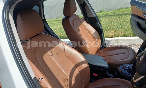 Acheter Import Voiture BMW 2er Active Tourer Blanc à Kingston, Kingston Acheter Import Voiture BMW 2er Active Tourer Blanc à Kingston, Kingston