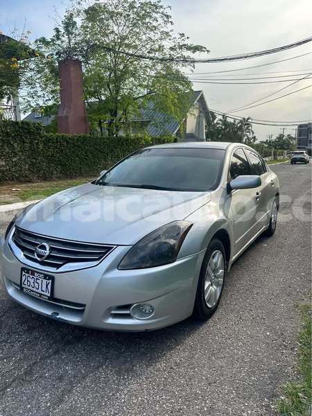 Big with watermark nissan altima clarendon import dubai 5143