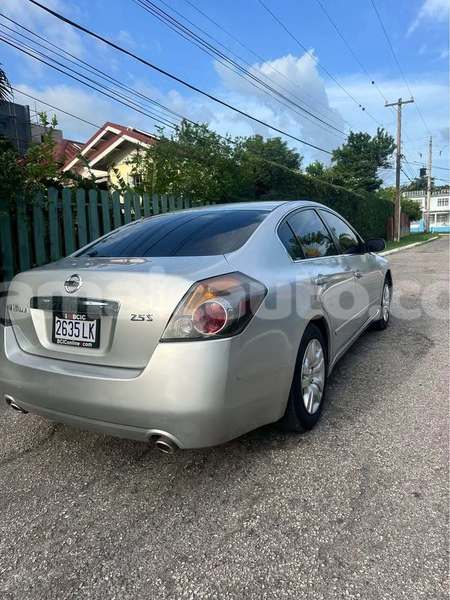 Big with watermark nissan altima clarendon import dubai 5143
