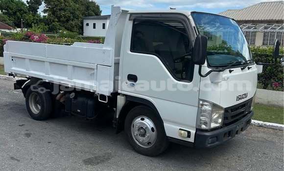 Buy Used Isuzu FTR 850 White Truck in Import - Dubai in Clarendon