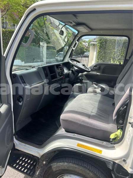 Big with watermark isuzu ftr 850 clarendon import dubai 5146