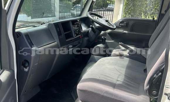 Buy Used Isuzu FTR 850 White Truck in Import - Dubai in Clarendon Buy Used Isuzu FTR 850 White Truck in Import - Dubai in Clarendon