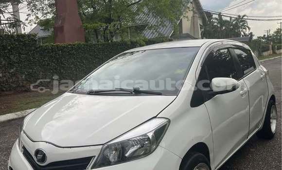 Acheter Occasion Voiture Toyota Vitz Blanc à Falmouth, Trelawney Acheter Occasion Voiture Toyota Vitz Blanc à Falmouth, Trelawney