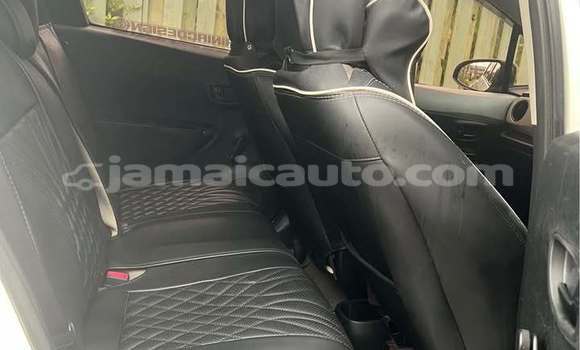 Acheter Occasion Voiture Toyota Vitz Blanc à Falmouth, Trelawney Acheter Occasion Voiture Toyota Vitz Blanc à Falmouth, Trelawney