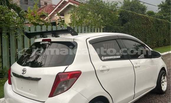 Acheter Occasion Voiture Toyota Vitz Blanc à Falmouth, Trelawney Acheter Occasion Voiture Toyota Vitz Blanc à Falmouth, Trelawney