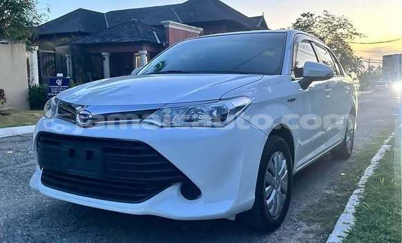 Buy Used Toyota Axio White Car in Mandeville in Manchester Buy Used Toyota Axio White Car in Mandeville in Manchester
