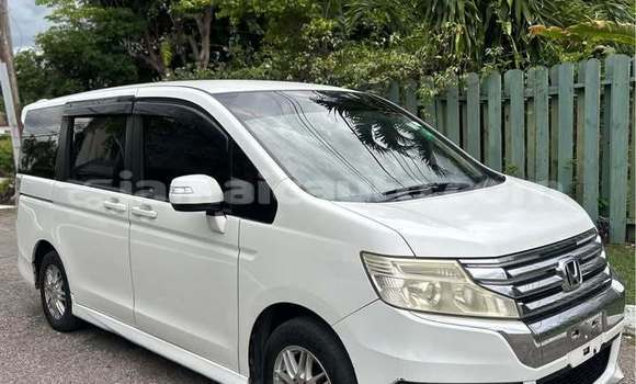 Buy Used Honda Stepwgn White Car in Port Antonio in Portland Buy Used Honda Stepwgn White Car in Port Antonio in Portland