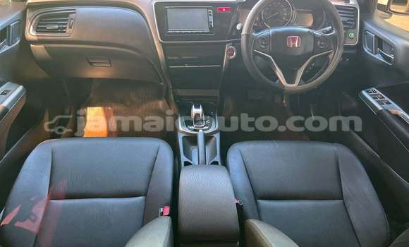 Acheter Occasion Voiture Honda Grace Blanc à Falmouth, Trelawney Acheter Occasion Voiture Honda Grace Blanc à Falmouth, Trelawney