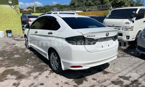 Acheter Occasion Voiture Honda Grace Blanc à Falmouth, Trelawney Acheter Occasion Voiture Honda Grace Blanc à Falmouth, Trelawney