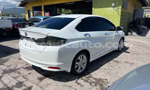 Acheter Occasion Voiture Honda Grace Blanc à Falmouth, Trelawney Acheter Occasion Voiture Honda Grace Blanc à Falmouth, Trelawney