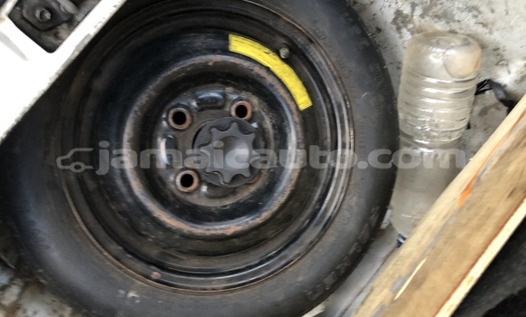 Acheter Occasion Voiture Daihatsu Mira Blanc à May Pen, Clarendon Acheter Occasion Voiture Daihatsu Mira Blanc à May Pen, Clarendon