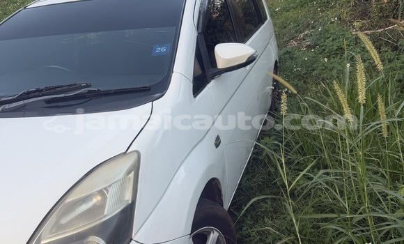 Acheter Occasion Voiture Toyota ISis Blanc à Mandeville, Manchester Acheter Occasion Voiture Toyota ISis Blanc à Mandeville, Manchester