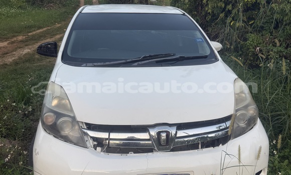 Acheter Occasion Voiture Toyota ISis Blanc à Mandeville, Manchester Acheter Occasion Voiture Toyota ISis Blanc à Mandeville, Manchester