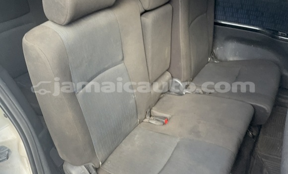 Acheter Occasion Voiture Toyota ISis Blanc à Mandeville, Manchester Acheter Occasion Voiture Toyota ISis Blanc à Mandeville, Manchester